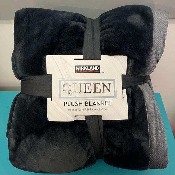 Kirkland Signature Other - Queen Size Plush Blanket